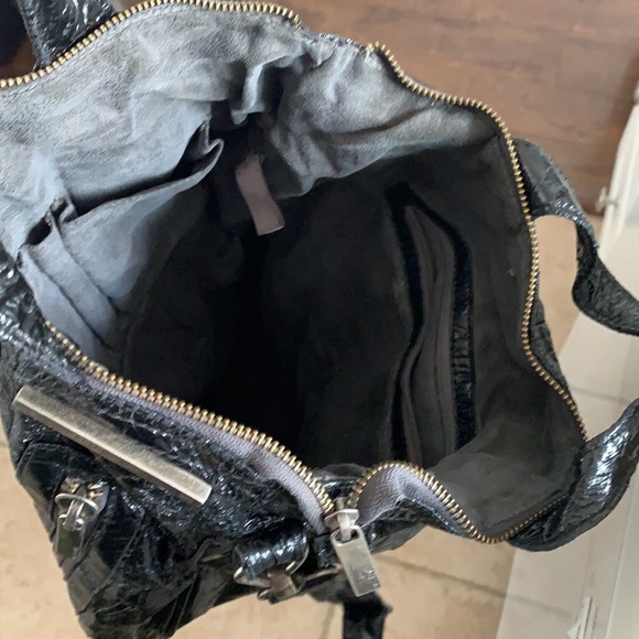 Matt and Nat long black handbag with multiple zippers on the outside. Long strap - Picture 3 of 4